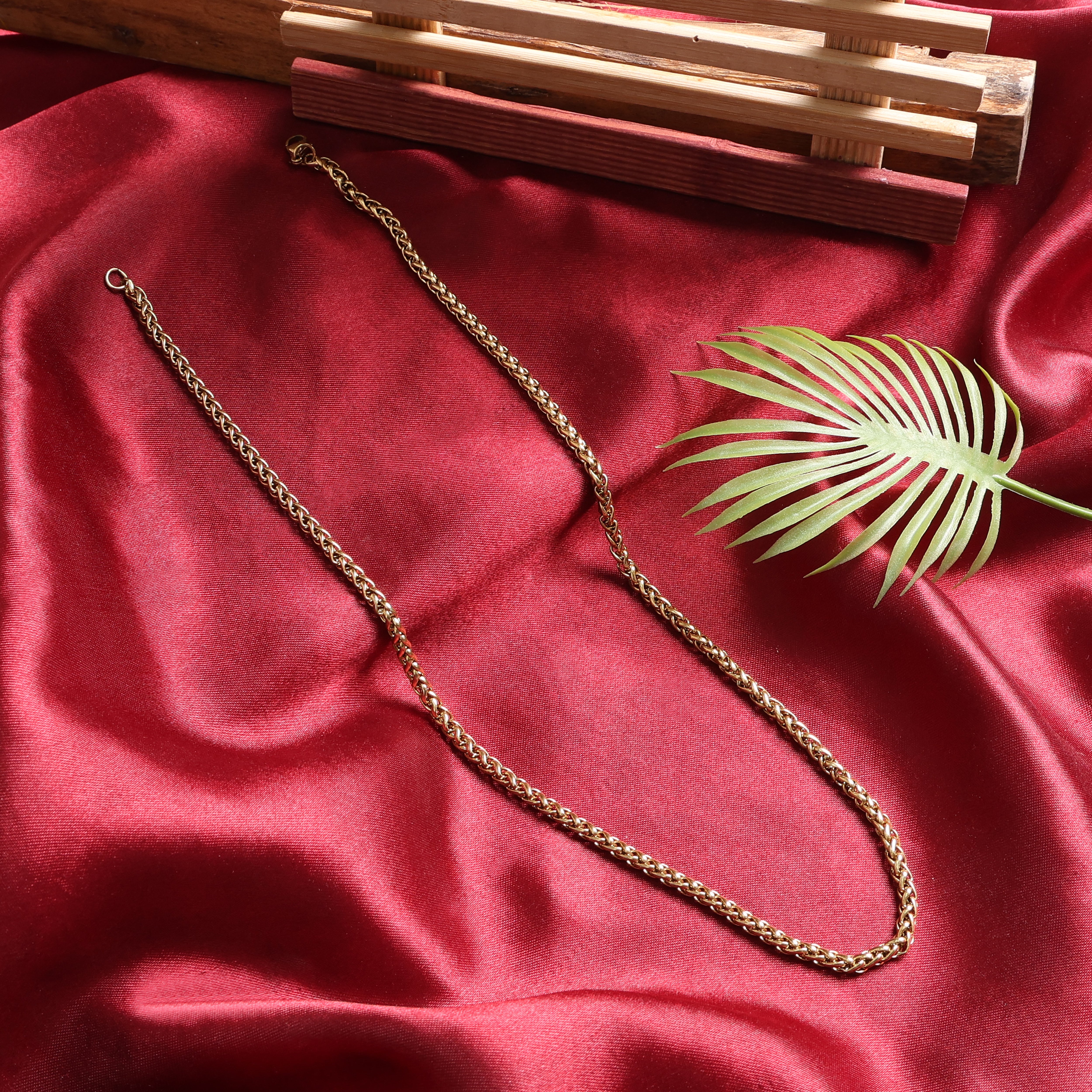 Gold Plated Premium Twist Chain For Men (21.5 Inch)